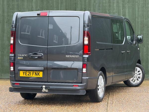 Renault Trafic 2.0 dCi ENERGY 30 Sport Crew Van EDC LWB Euro 6 (s/s) 6dr