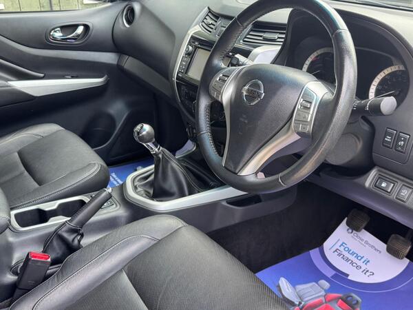 Nissan Navara 2.3 dCi Tekna 4WD Euro 6 (s/s) 4dr