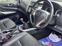 Nissan Navara 2.3 dCi Tekna 4WD Euro 6 (s/s) 4dr at 2th