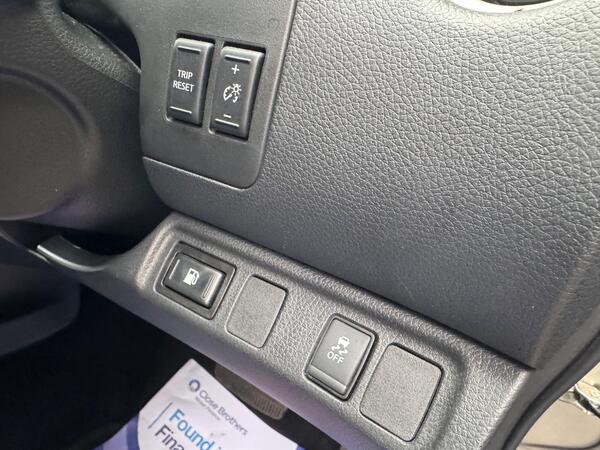 Nissan Navara 2.3 dCi Tekna Auto 4WD Euro 6 4dr