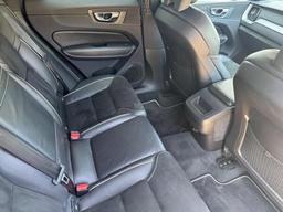 Volvo XC60 2.0 D4 R-Design AWD Euro 6 (s/s) 5dr at 12th
