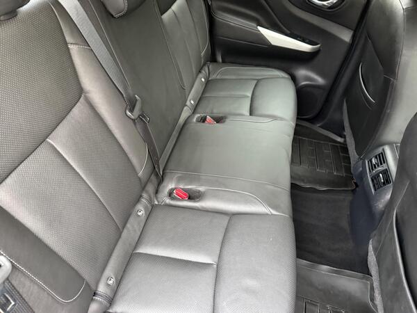 Nissan Navara 2.3 dCi Tekna 4WD Euro 6 (s/s) 4dr