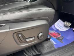 Volvo XC40 2.0 B4 MHEV R-Design Pro Auto Euro 6 (s/s) 5dr at 27th