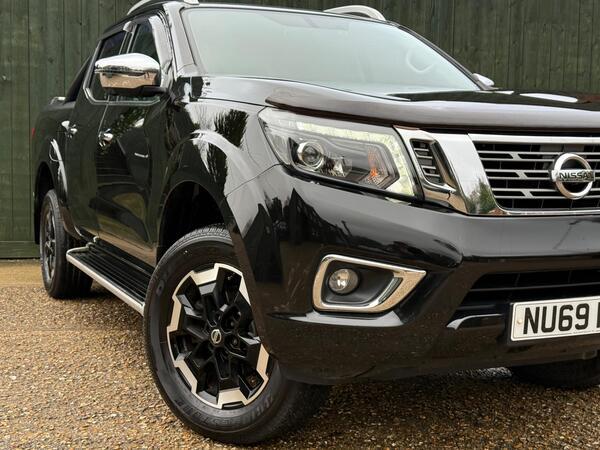 Nissan Navara 2.3 dCi Tekna 4WD Euro 6 (s/s) 4dr