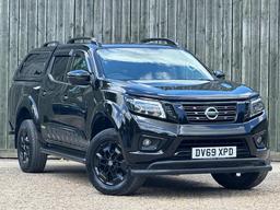 Nissan Navara 2.3 dCi N-Guard Auto 4WD Euro 6 4dr at 0th