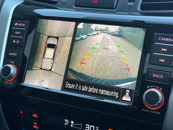 Nissan Navara 2.3 dCi N-Guard Auto 4WD Euro 6 4dr