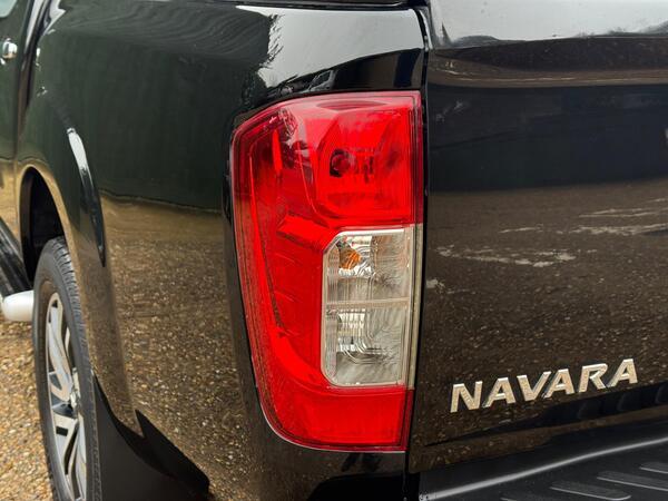 Nissan Navara 2.3 dCi Tekna Auto 4WD Euro 6 4dr