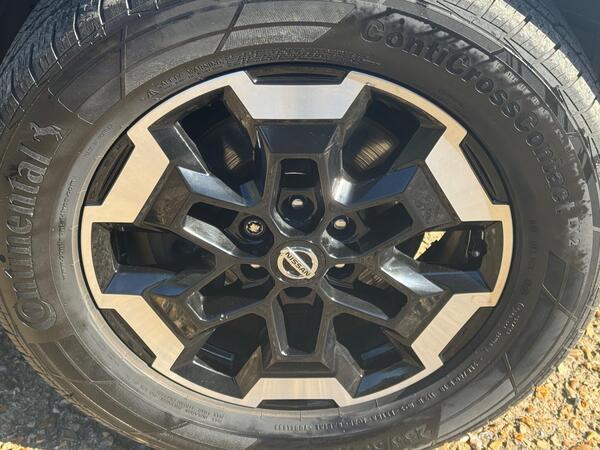 Nissan Navara 2.3 dCi Tekna 4WD Euro 6 (s/s) 4dr