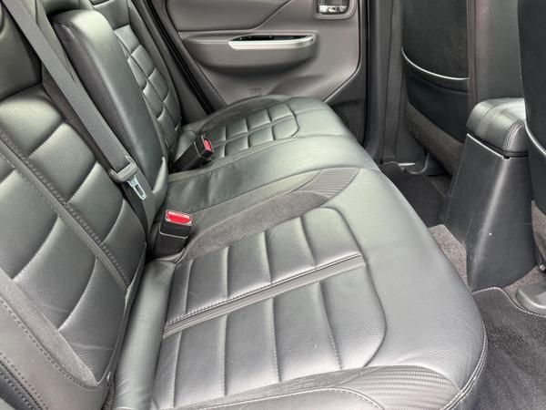 Mitsubishi L200 2.4 DI-D DC Barbarian Black Auto 4WD Euro 6 4dr (Roll Top)