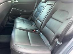 Hyundai TUCSON 1.6 GDi Premium Euro 6 (s/s) 5dr at 19th