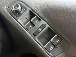 Volkswagen Tiguan 2.0 TDI BlueMotion Tech Match 4WD Euro 5 (s/s) 5dr at 23th