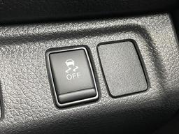 Nissan Navara 2.3 dCi N-Guard Auto 4WD Euro 6 4dr at 44th