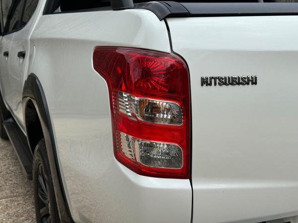 Mitsubishi L200 2.4 DI-D DC Barbarian Black Auto 4WD Euro 6 4dr (Roll Top)
