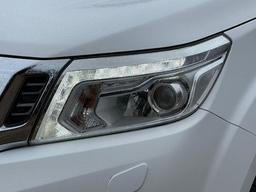 Nissan Navara 2.3 dCi Tekna 4WD Euro 6 (s/s) 4dr at 45th