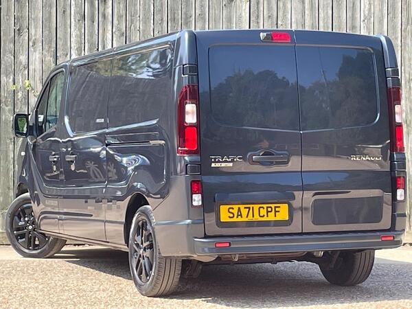 Renault Trafic 2.0 dCi ENERGY 30 Black Edition LWB Standard Roof Euro 6 (s/s) 5dr