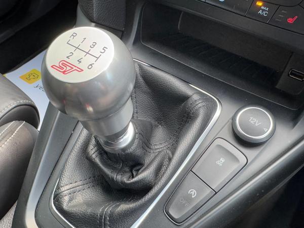Ford Focus 2.0T EcoBoost ST-3 Euro 6 (s/s) 5dr