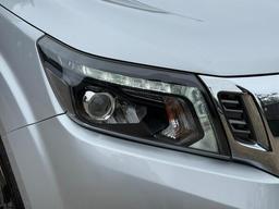 Nissan Navara 2.3 dCi Tekna Auto 4WD Euro 6 4dr at 40th