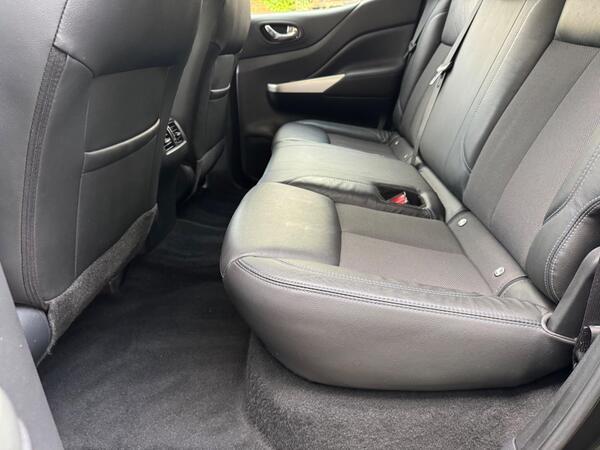 Nissan Navara 2.3 dCi N-Guard Auto 4WD Euro 6 4dr