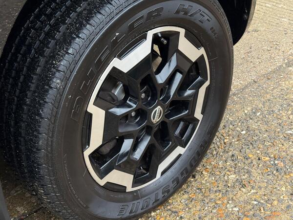 Nissan Navara 2.3 dCi Tekna 4WD Euro 6 (s/s) 4dr