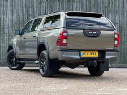 Toyota Hilux 2.8 D-4D Invincible X Auto 4WD Euro 6 (s/s) 4dr at 16th