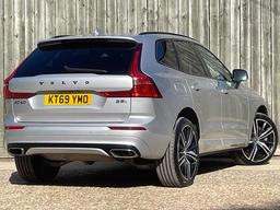 Volvo XC60 2.0 B5 MHEV R-Design Pro Auto Euro 6 (s/s) 5dr at 3th