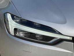 Volvo XC60 2.0 B5 MHEV R-Design Pro Auto Euro 6 (s/s) 5dr at 39th
