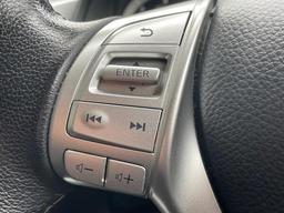 Nissan Navara 2.3 dCi N-Guard Auto 4WD Euro 6 4dr at 33th