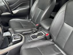 Nissan Navara 2.3 dCi Tekna Auto 4WD Euro 6 4dr at 40th
