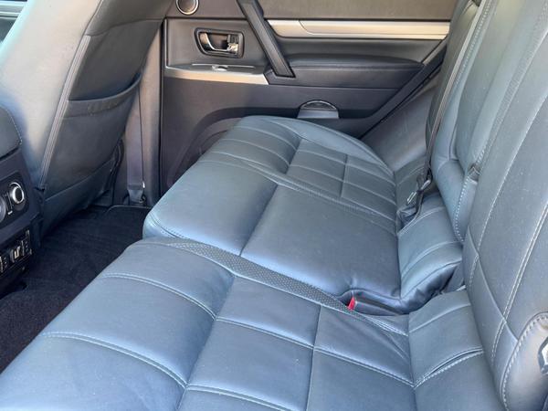 Mitsubishi Shogun 3.2 DI-DC SG5 Auto 4WD Euro 6 5dr LWB