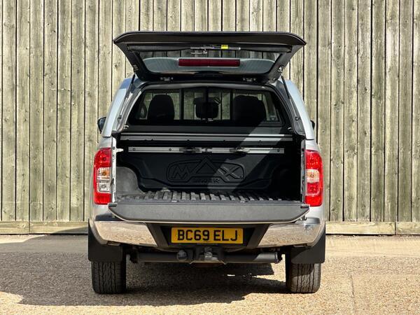 Nissan Navara 2.3 dCi Tekna Auto 4WD Euro 6 4dr