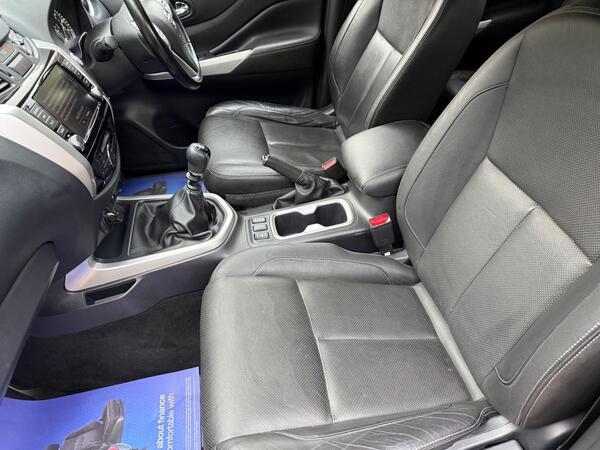 Nissan Navara 2.3 dCi Tekna 4WD Euro 6 (s/s) 4dr