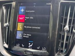 Volvo XC60 2.0 B5 MHEV Momentum Auto Euro 6 (s/s) 5dr at 24th