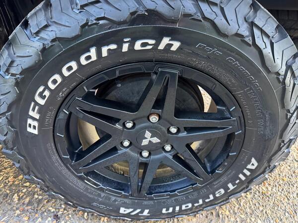 Mitsubishi L200 2.4 DI-D DC Barbarian Auto 4WD Euro 6 4dr