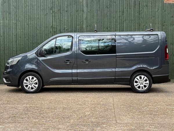 Renault Trafic 2.0 dCi Blue LL30 Sport Crew Van L2 H1 Euro 6 (s/s) 6dr