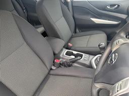 Nissan Navara 2.3 dCi Acenta 4WD Euro 6 (s/s) 4dr at 4th