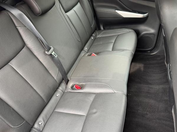 Nissan Navara 2.3 dCi Tekna Auto 4WD Euro 6 4dr
