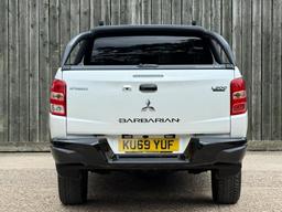 Mitsubishi L200 2.4 DI-D DC Barbarian Black Auto 4WD Euro 6 4dr (Roll Top) at 22th