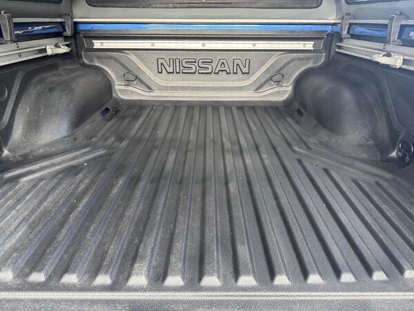 Nissan Navara 2.3 dCi N-Guard Auto 4WD Euro 6 4dr