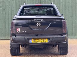Nissan Navara 2.3 dCi N-Guard Auto 4WD Euro 6 4dr at 17th