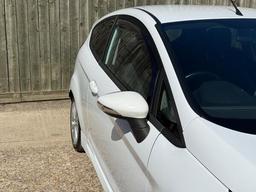 Ford Fiesta 1.0T EcoBoost Zetec S Euro 5 (s/s) 3dr at 36th