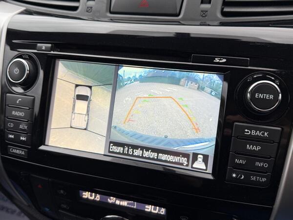 Nissan Navara 2.3 dCi Tekna Auto 4WD Euro 6 4dr