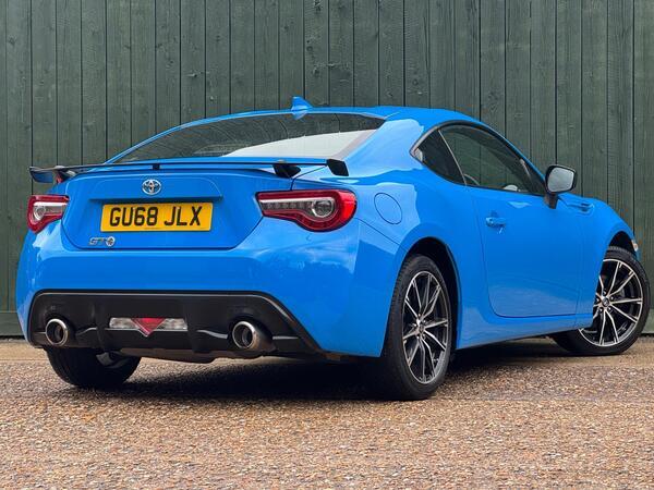 Toyota GT86 2.0 Boxer D-4S Club Series Blue Edition Euro 6 2dr