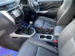 Nissan Navara 2.3 dCi Trek -1 4WD Euro 6 (s/s) 4dr at 10th