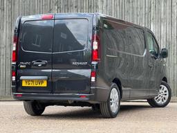 Renault Trafic 2.0 dCi ENERGY 30 Sport LWB Standard Roof Euro 6 (s/s) 5dr at 20th