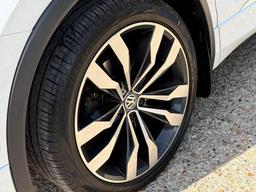 Volkswagen Tiguan 2.0 TDI R-Line Tech DSG 4Motion Euro 6 (s/s) 5dr at 51th