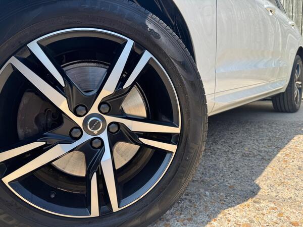 Volvo XC60 2.0 D4 R-Design AWD Euro 6 (s/s) 5dr