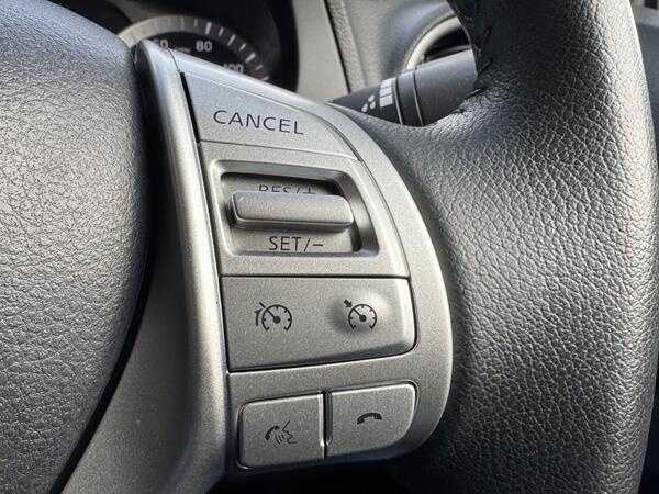 Nissan Navara 2.3 dCi Acenta+ 4WD Euro 6 (s/s) 4dr
