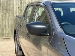 Nissan Navara 2.3 dCi Acenta 4WD Euro 6 (s/s) 4dr at 40th