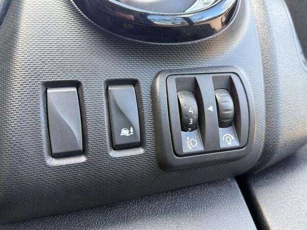 Renault Trafic 2.0 dCi ENERGY 28 Black Edition EDC SWB Standard Roof Euro 6 (s/s) 5dr