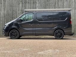 Renault Trafic 2.0 dCi ENERGY 28 Black Edition SWB Standard Roof Euro 6 (s/s) 5dr at 46th